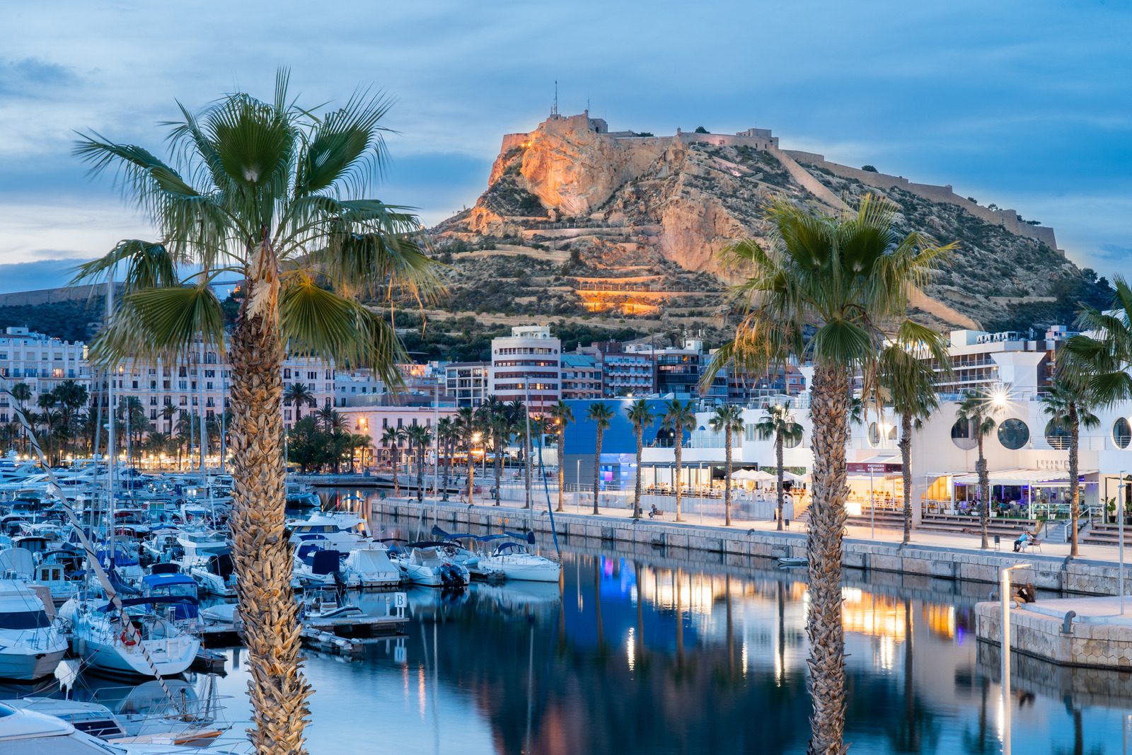 Vista aérea del puerto de Alicante